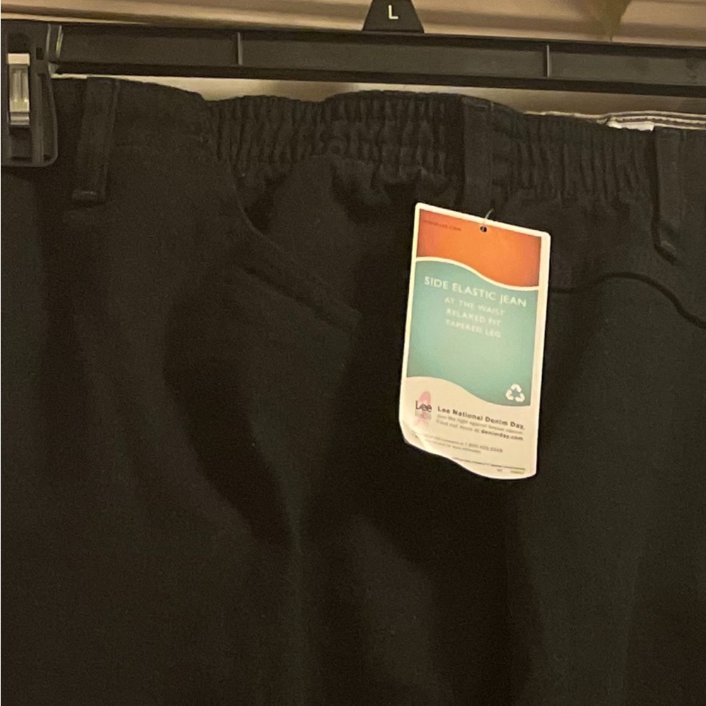 ❤️‼️PRICE DROP‼️JEANS BRAND NEW Women Plus Size Lee Jeans. Size 22P.  Black ❤️